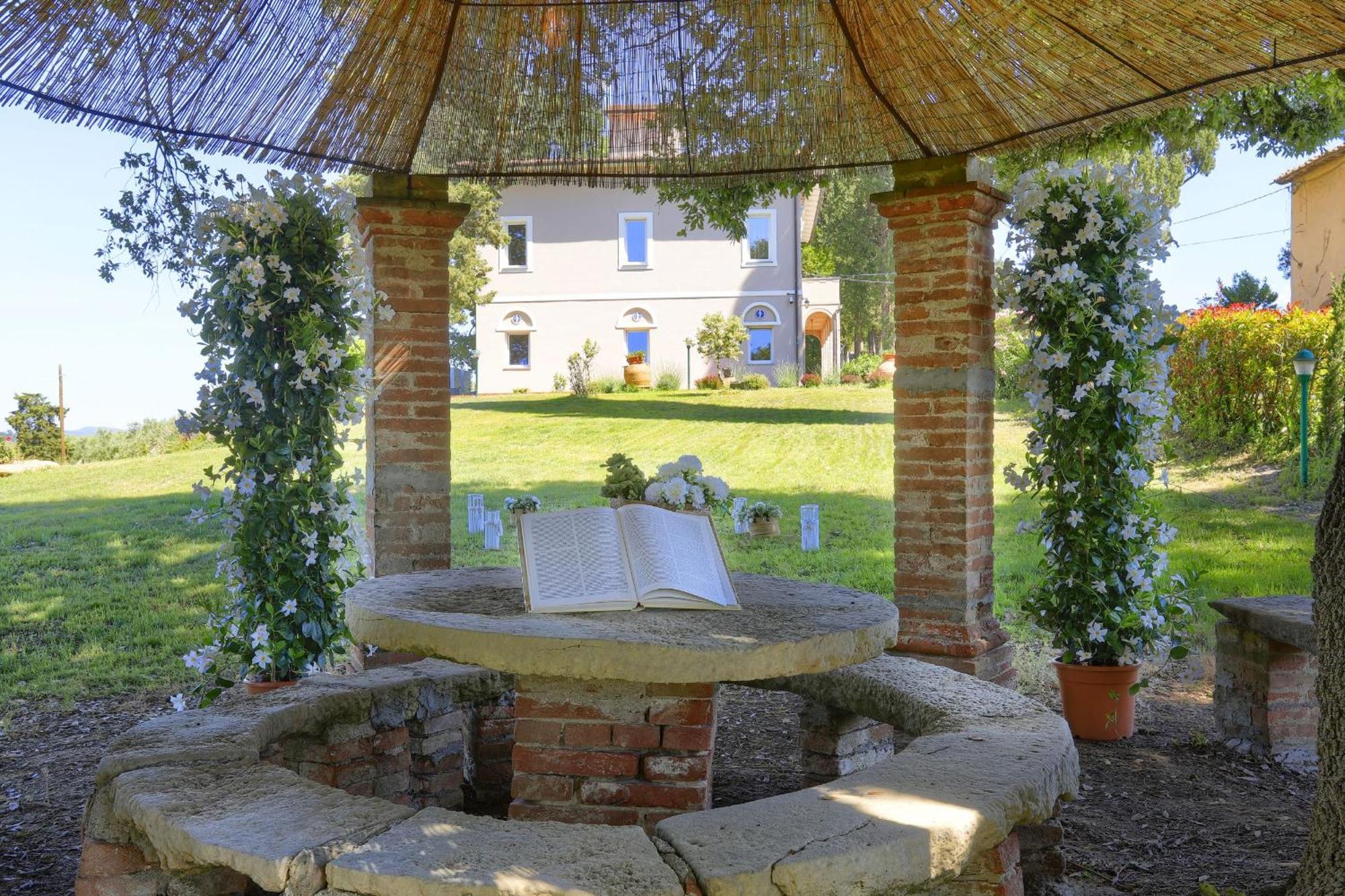 Villa Orsini Peccioli - Villa Storica Ad Uso Esclusivo Con Piscina Exterior foto