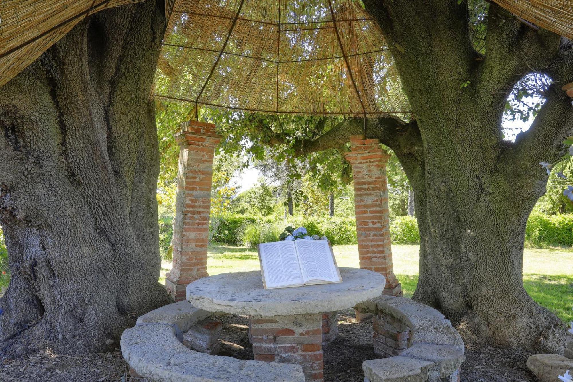 Villa Orsini Peccioli - Villa Storica Ad Uso Esclusivo Con Piscina Exterior foto