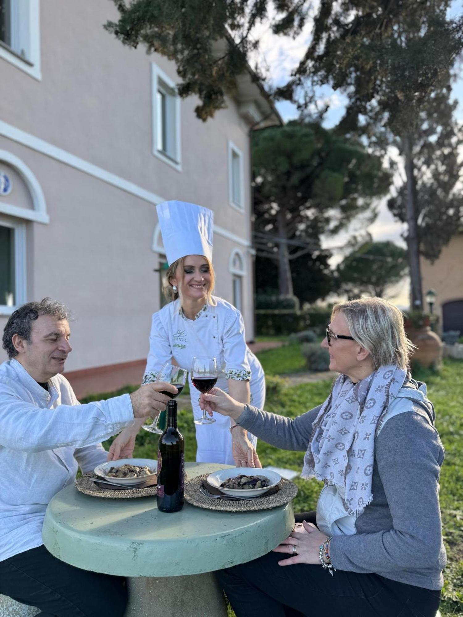 Villa Orsini Peccioli - Villa Storica Ad Uso Esclusivo Con Piscina Exterior foto